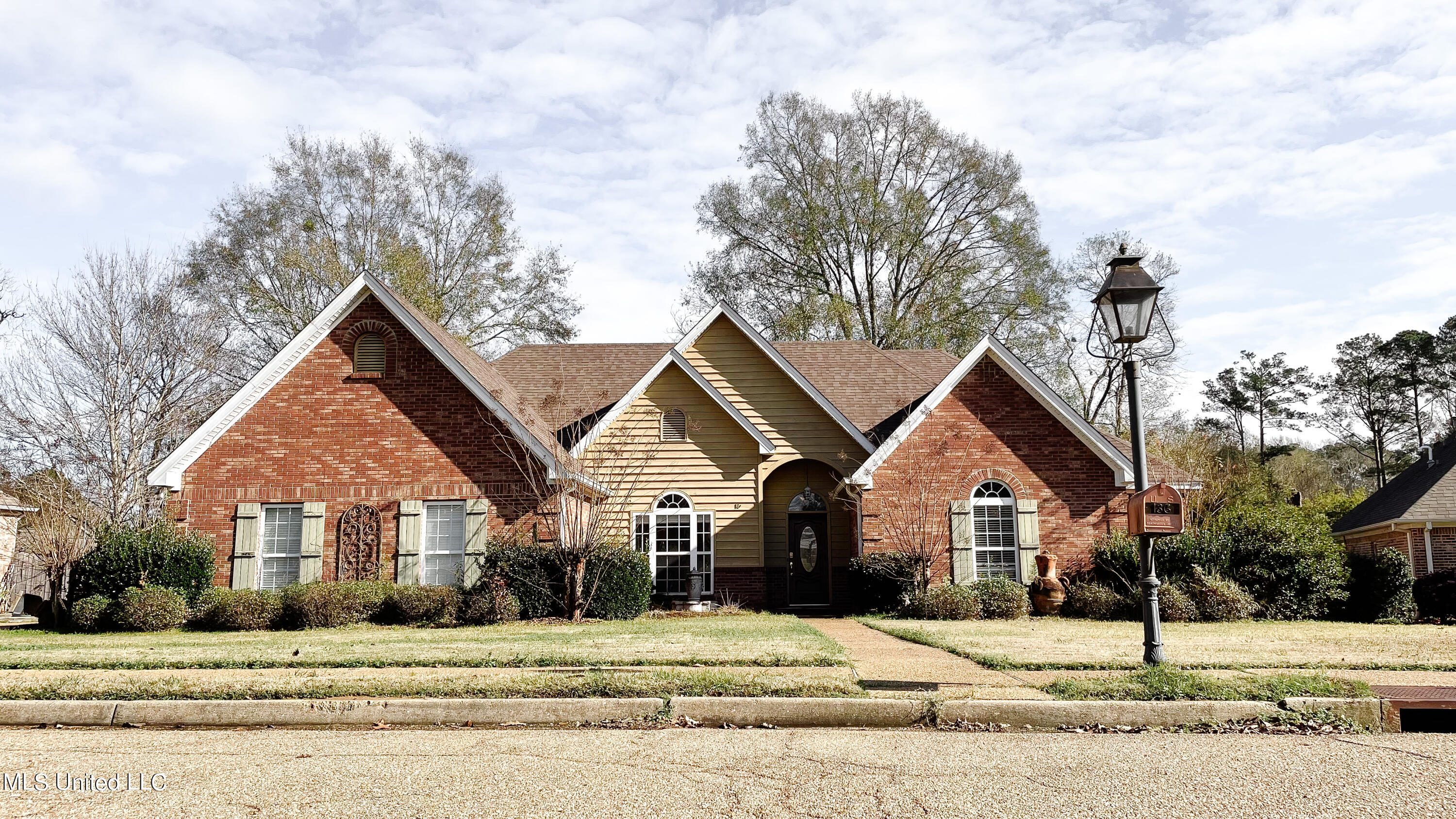 136 Copper Ridge Drive Brandon, MS 39042 - Photo 1 of 22 Front