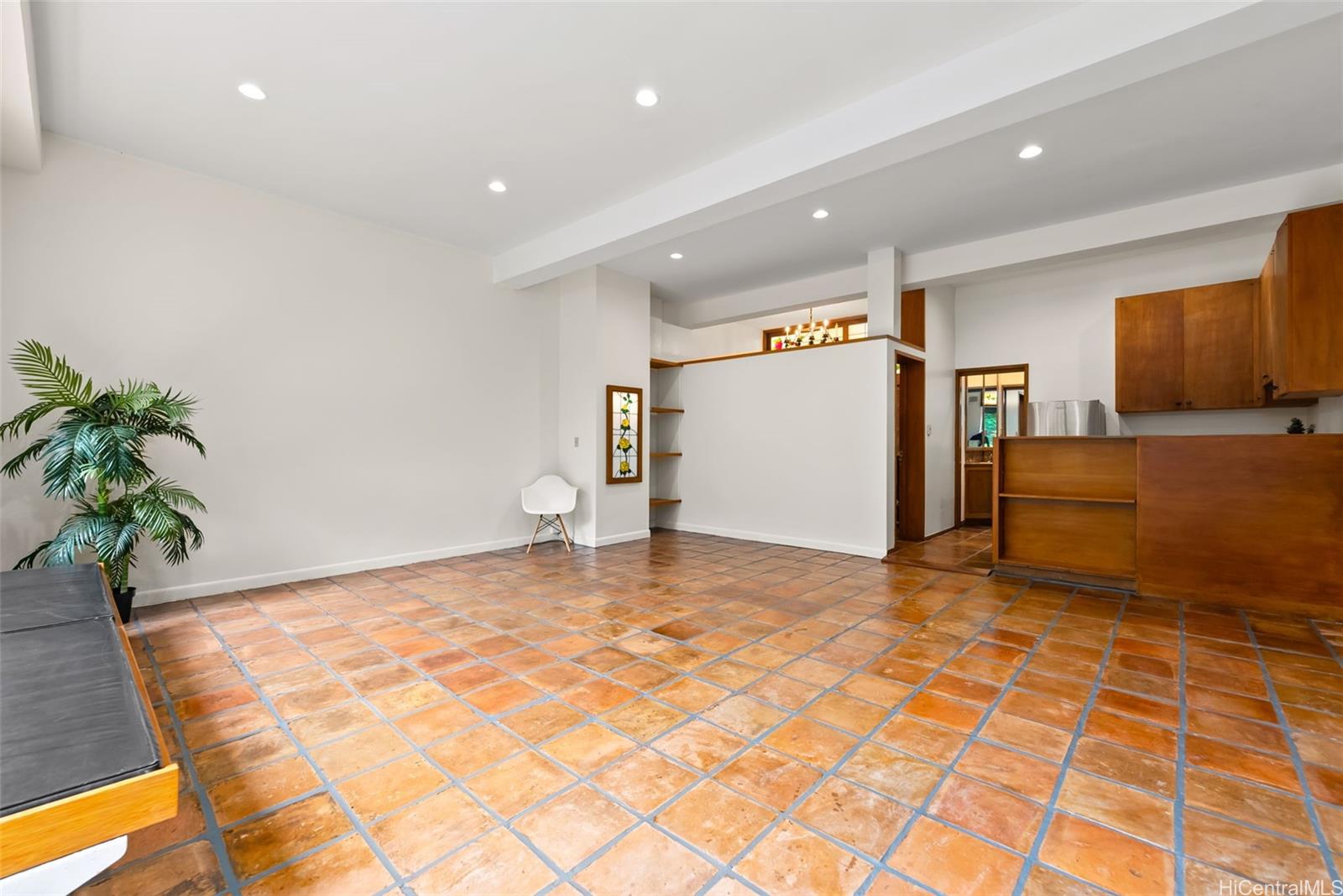 156 Forest Ridge Way Honolulu, HI 96822 - Photo 12 of 25 a view of an empty room