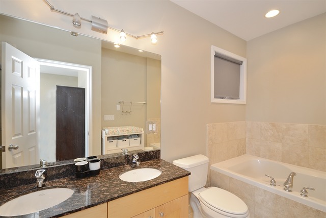 1465 West Grand Avenue, Unit 2 Chicago, IL 60642 - Photo 10 of 15