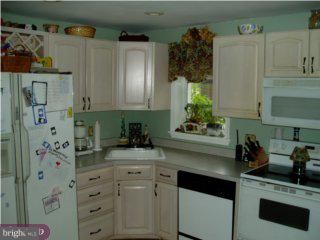 257 Avon Road Springfield, PA 19064 - Photo 4 of 6