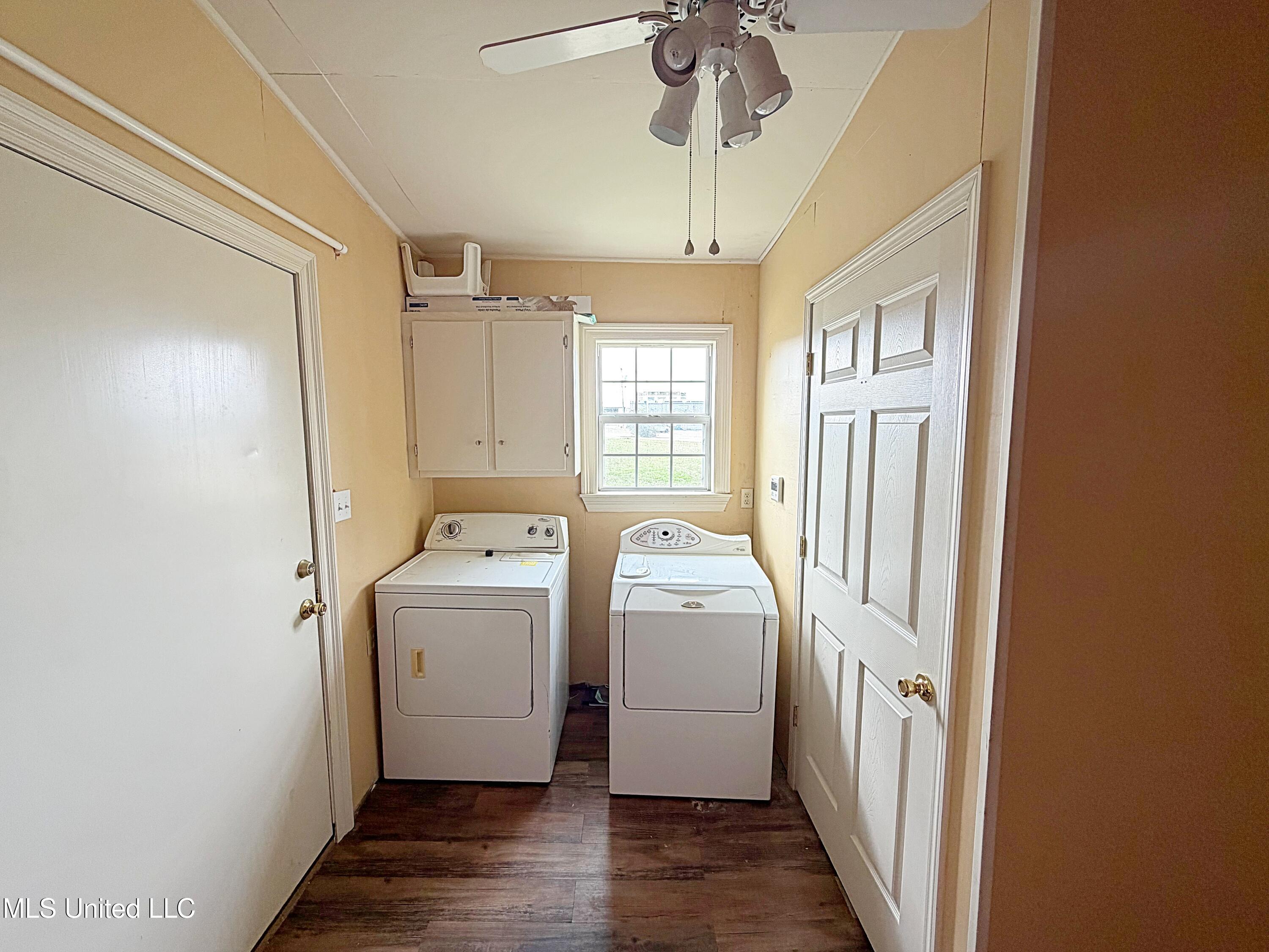 220 North Pearl Street Carthage, MS 39051 - Photo 24 of 33 Utility room