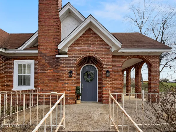 $199,900 | 220 North Pearl Street, Carthage, MS 39051