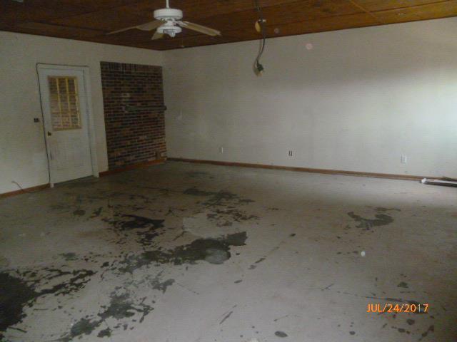 610 Beaverdam Road Camden, TN 38320 - Photo 6 of 15 an empty room with a empty space