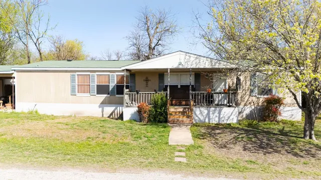 $280,000 | 209 East Sheldon Avenue, Thrall, TX 76578