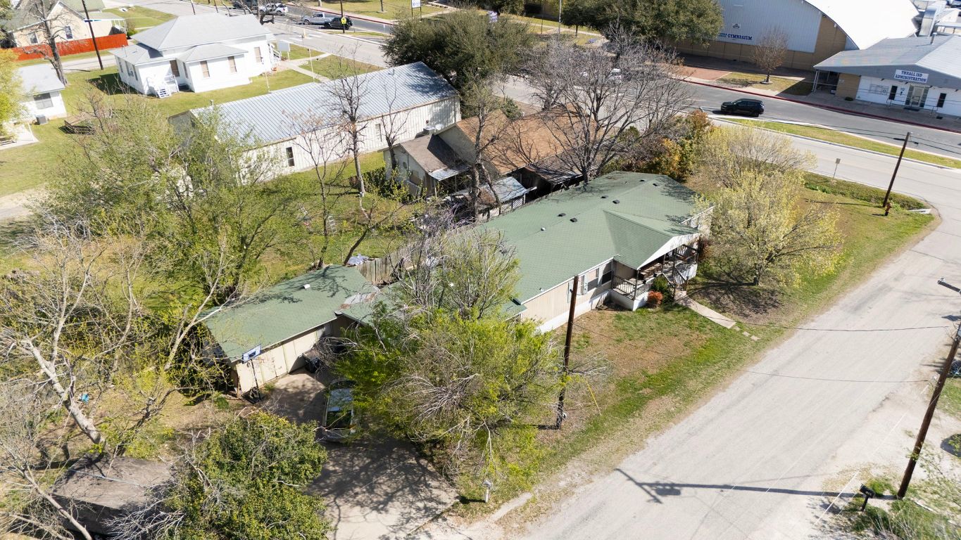 209 East Sheldon Avenue Thrall, TX 76578 - Photo 17 of 20 an aerial view of a swimming pool