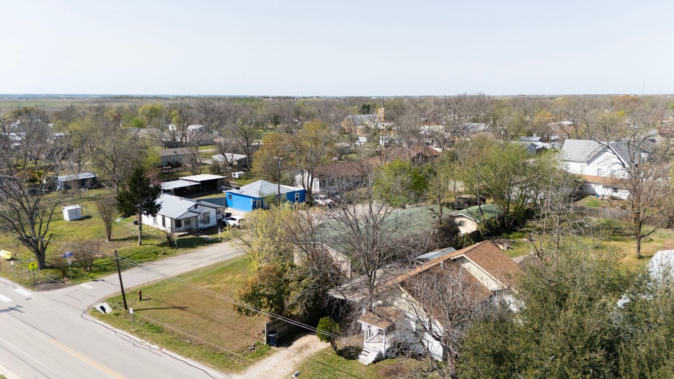 209 East Sheldon Avenue Thrall, TX 76578 - Photo 18 of 20 a view of a city