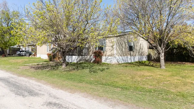 $280,000 | 209 East Sheldon Avenue, Thrall, TX 76578