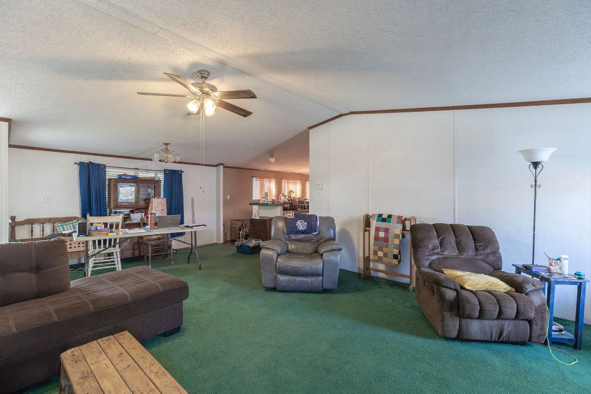 209 East Sheldon Avenue Thrall, TX 76578 - Photo 3 of 20 a living room with furniture