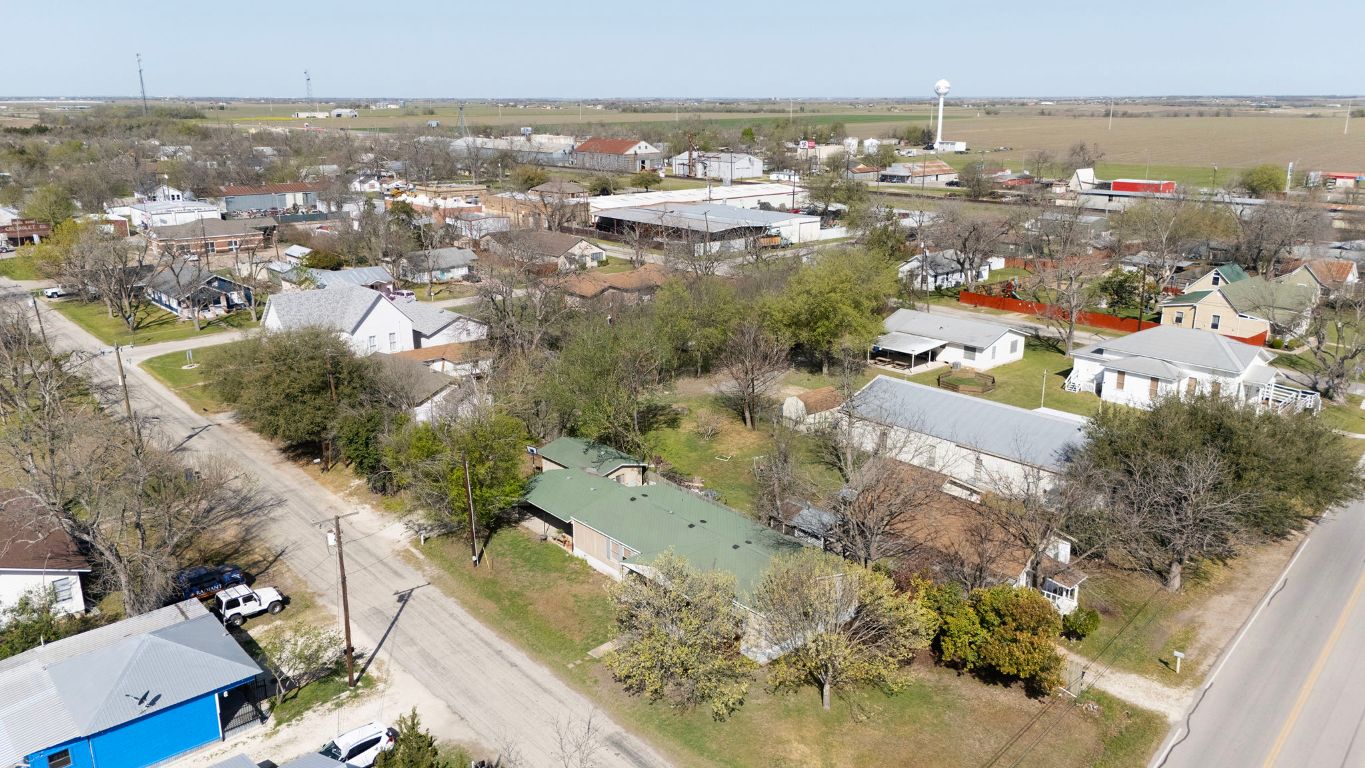 209 East Sheldon Avenue Thrall, TX 76578 - Photo 9 of 20 an aerial view of city and lake