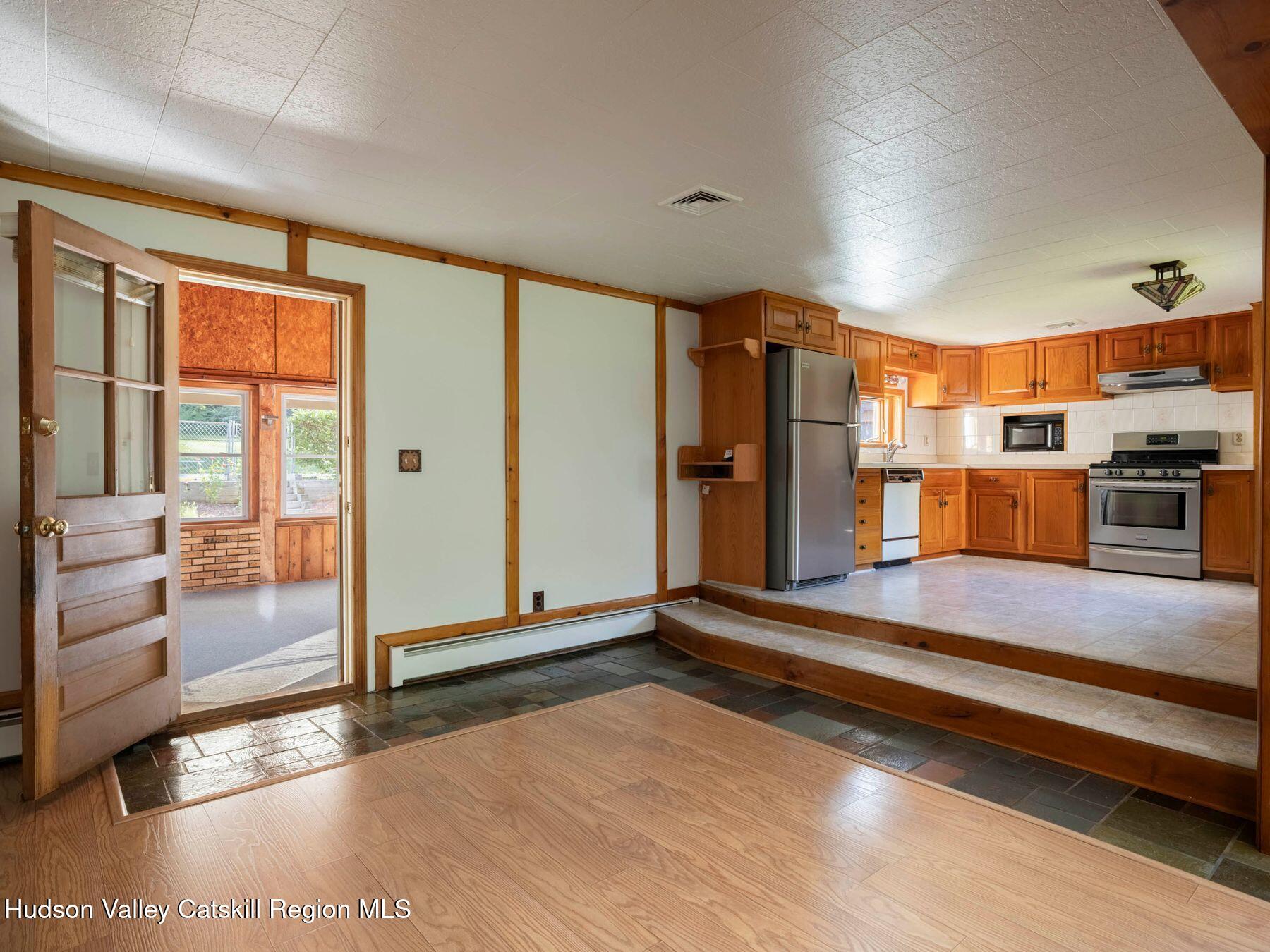 33 Reservoir Road Marlboro, NY 12542 - Photo 24 of 52 photo_online_024