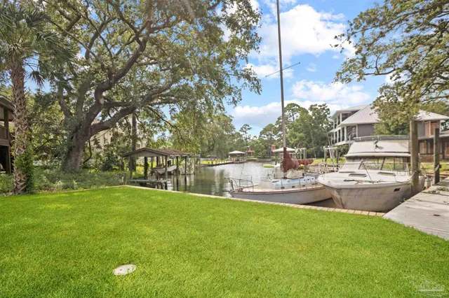 $800,000 | 4560 Sabine Drive, Gulf Breeze, FL 32563