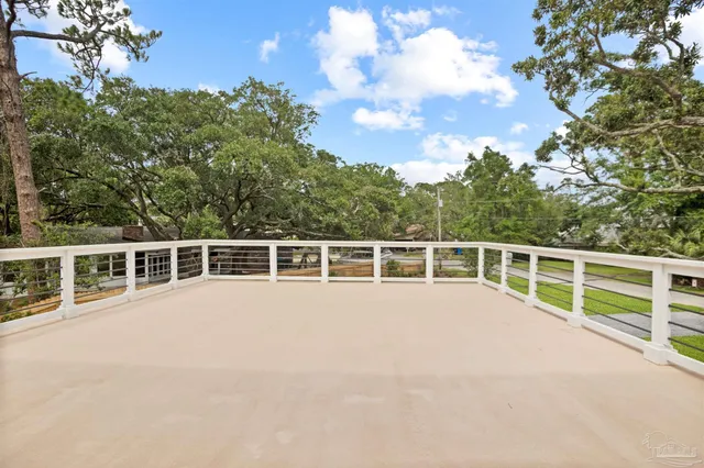 $800,000 | 4560 Sabine Drive, Gulf Breeze, FL 32563