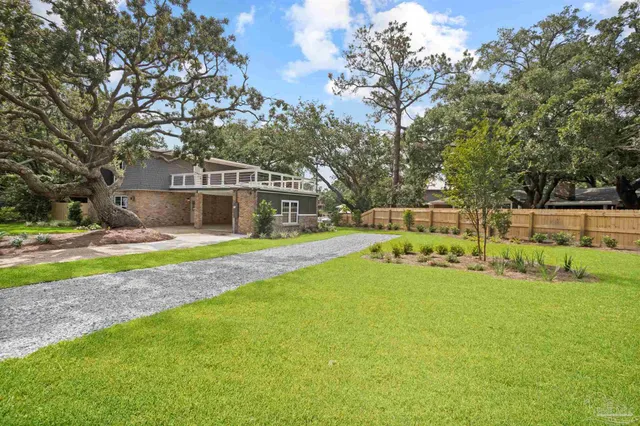 $800,000 | 4560 Sabine Drive, Gulf Breeze, FL 32563