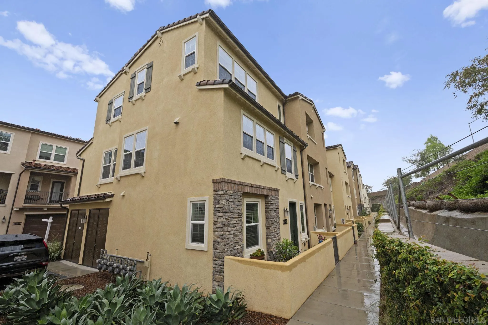 11036 Bryce Way San Diego, CA 92129 - Photo 3 of 52