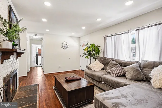 $745,000 | 7112 Dalhouse Street, Springfield, VA 22151