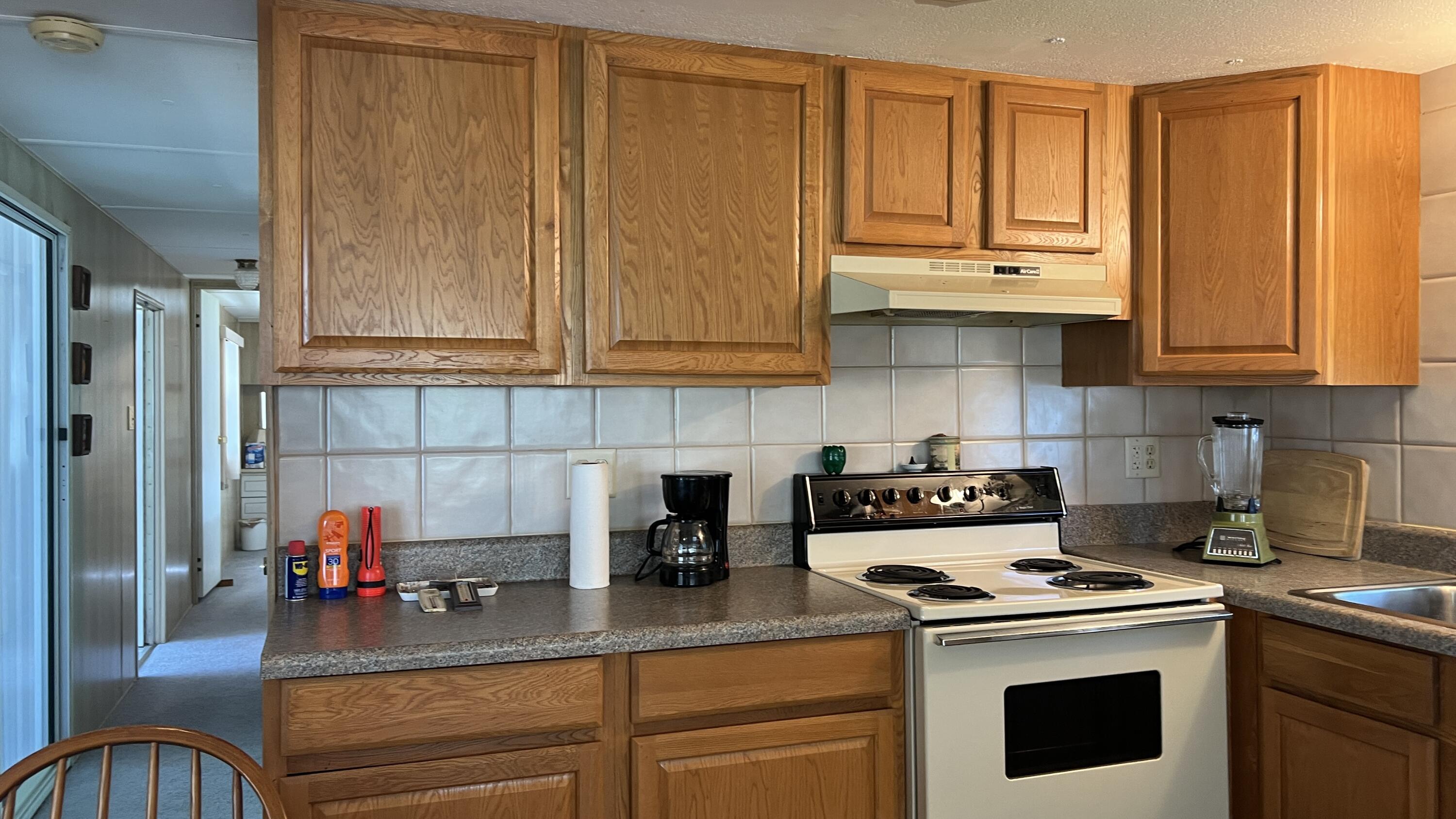 7029 Southeast Ridgeway Terrace Hobe Sound, FL 33455 - Photo 17 of 39 IMG_E4842