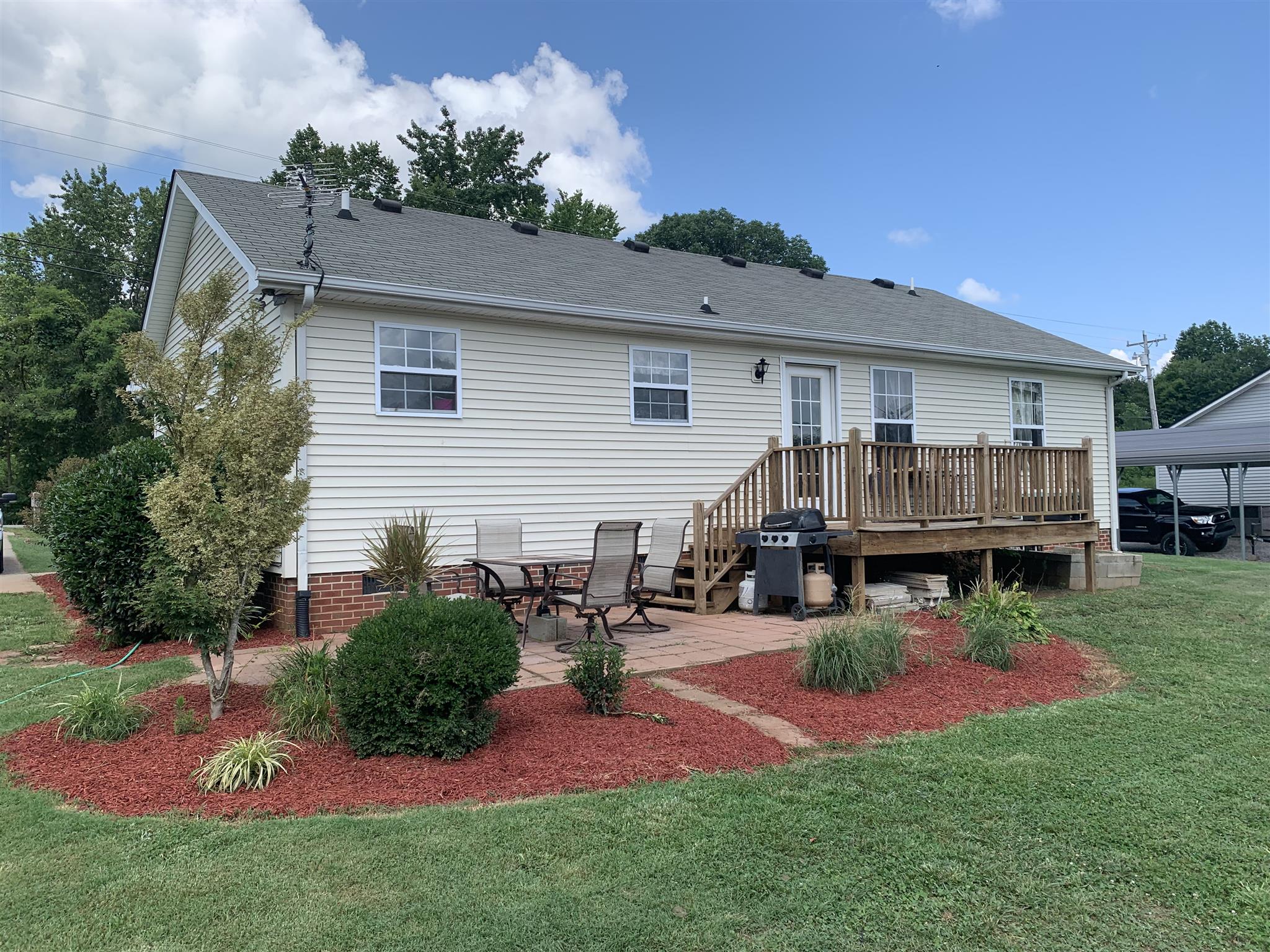 373 North Harris Road Portland, TN 37148 - Photo 4 of 15 Nice patio for grilling out