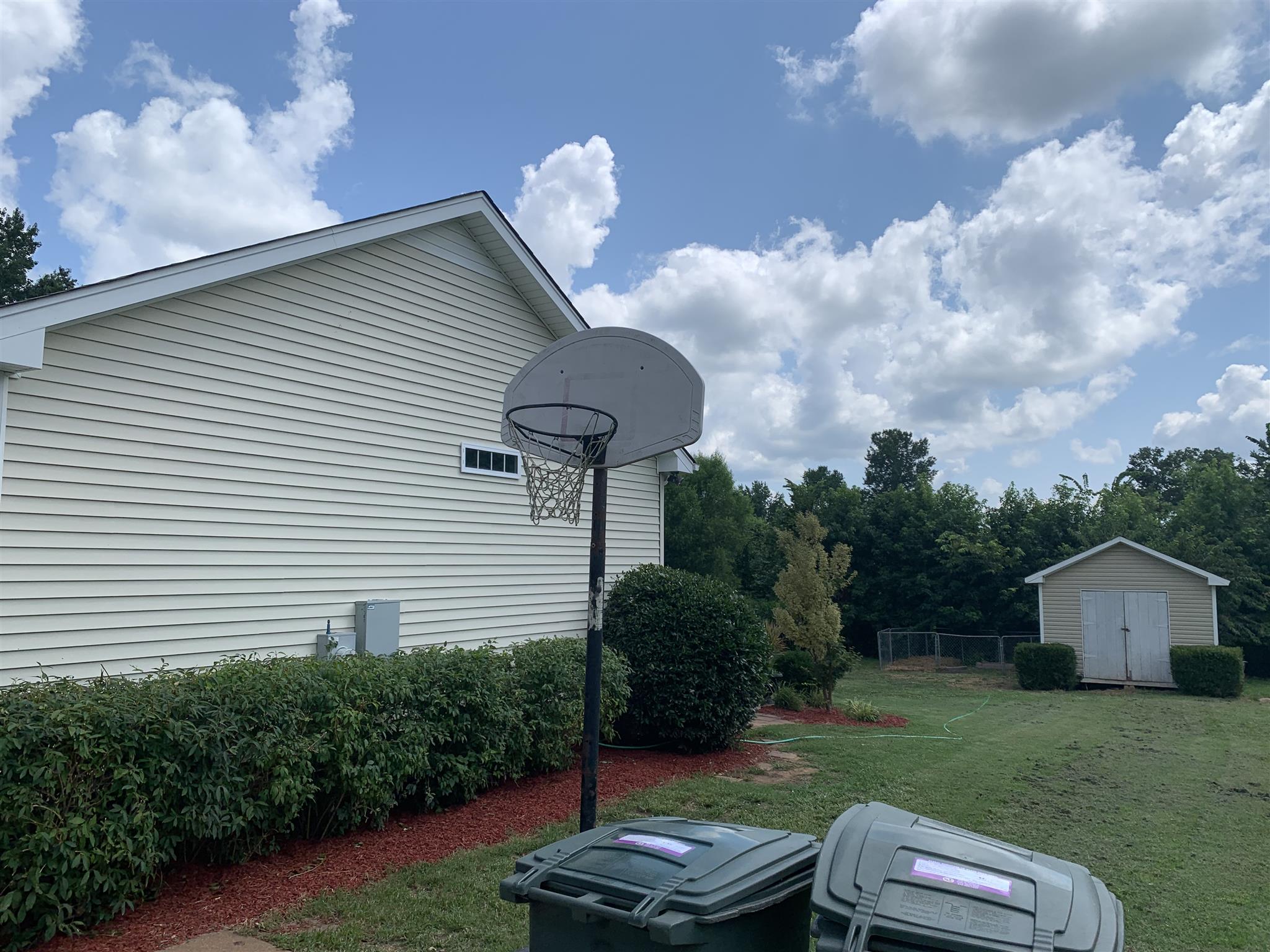 373 North Harris Road Portland, TN 37148 - Photo 5 of 15 10x10 building with electricity