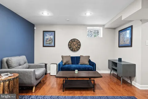 $895,000 | 2001 Paul Spring Parkway, Alexandria, VA 22308