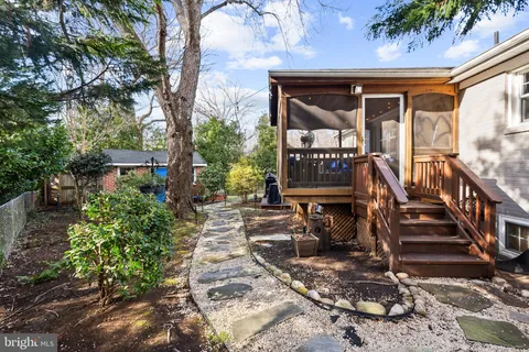 $895,000 | 2001 Paul Spring Parkway, Alexandria, VA 22308