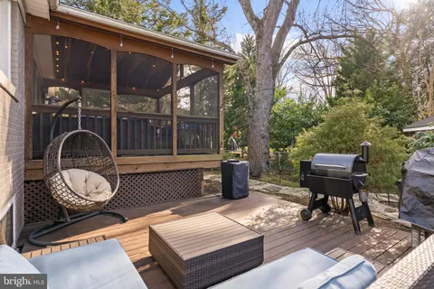 $895,000 | 2001 Paul Spring Parkway, Alexandria, VA 22308