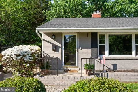 $895,000 | 2001 Paul Spring Parkway, Alexandria, VA 22308