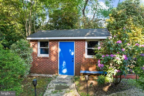 $895,000 | 2001 Paul Spring Parkway, Alexandria, VA 22308