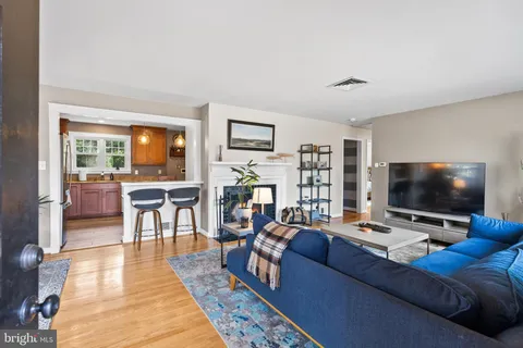 $895,000 | 2001 Paul Spring Parkway, Alexandria, VA 22308