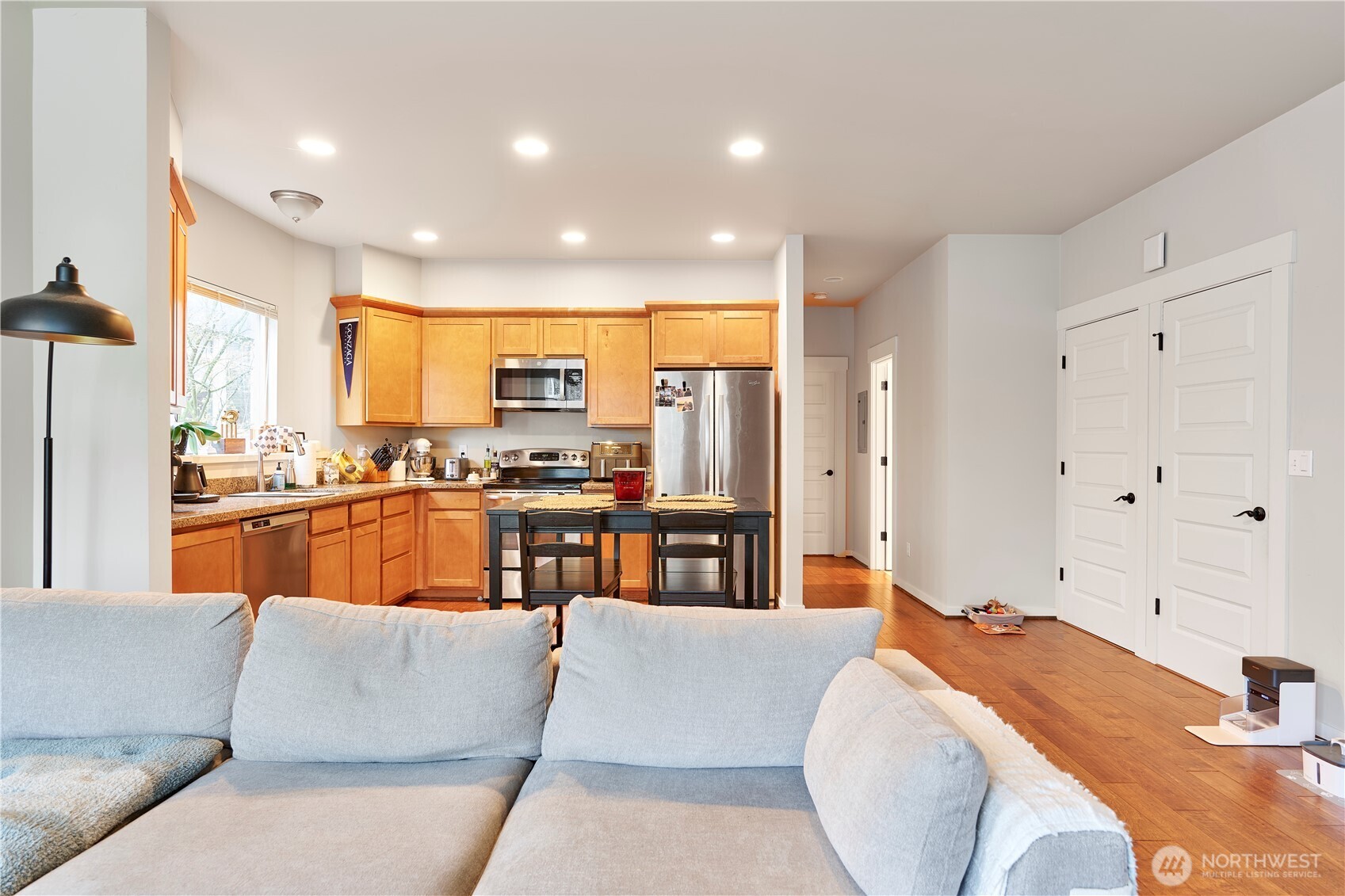 554 Prospect Street Seattle, WA 98109 - Photo 14 of 23