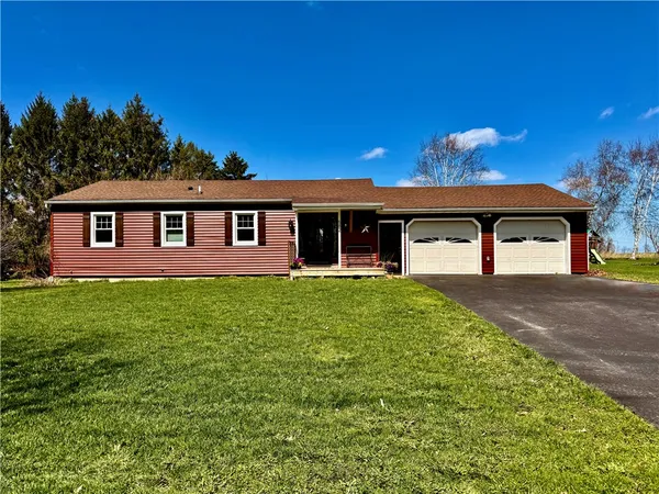 $174,900 | 582 Brooks Road, Henrietta, NY 14586