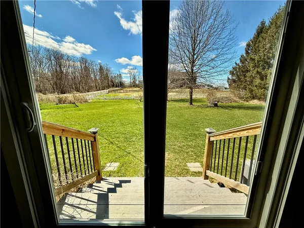 $174,900 | 582 Brooks Road, Henrietta, NY 14586