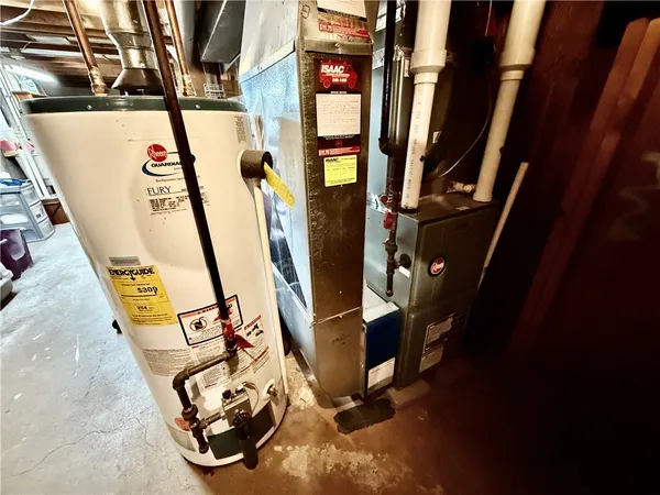 $174,900 | 582 Brooks Road, Henrietta, NY 14586