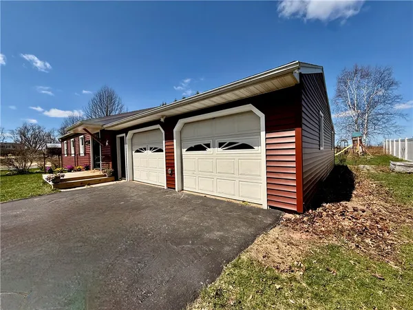 $174,900 | 582 Brooks Road, Henrietta, NY 14586