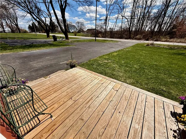 $174,900 | 582 Brooks Road, Henrietta, NY 14586