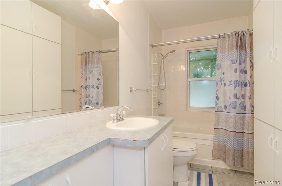 5941 Dellor Road Belleville, MI 48111 - Photo 26 of 49 GRU_8323.jpg