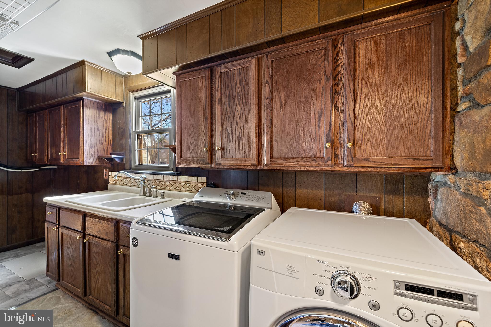 105 Moser Road Warrenton, VA 20186 - Photo 23 of 47 laundry room with window to great room