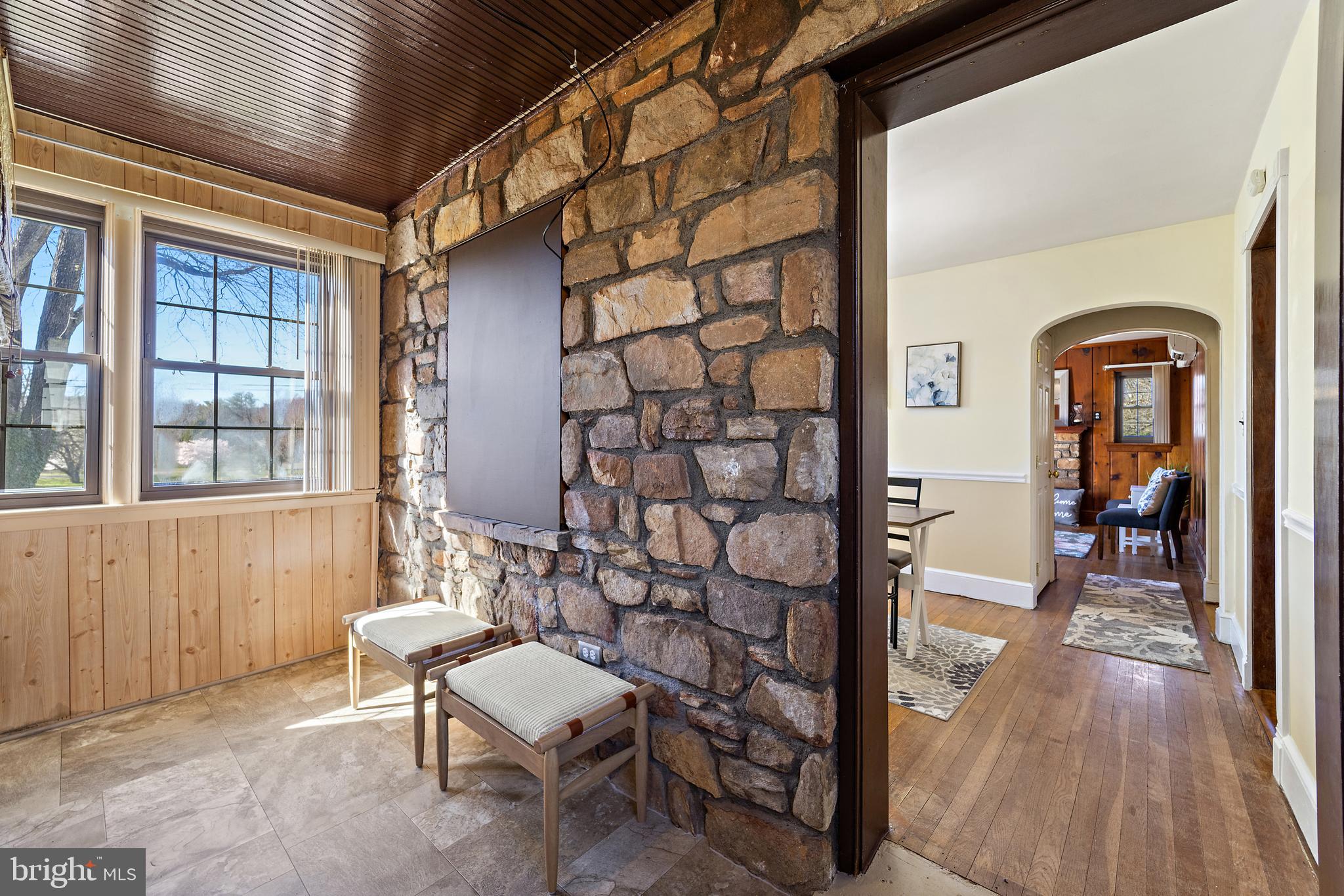 105 Moser Road Warrenton, VA 20186 - Photo 24 of 47 Spacious mud room