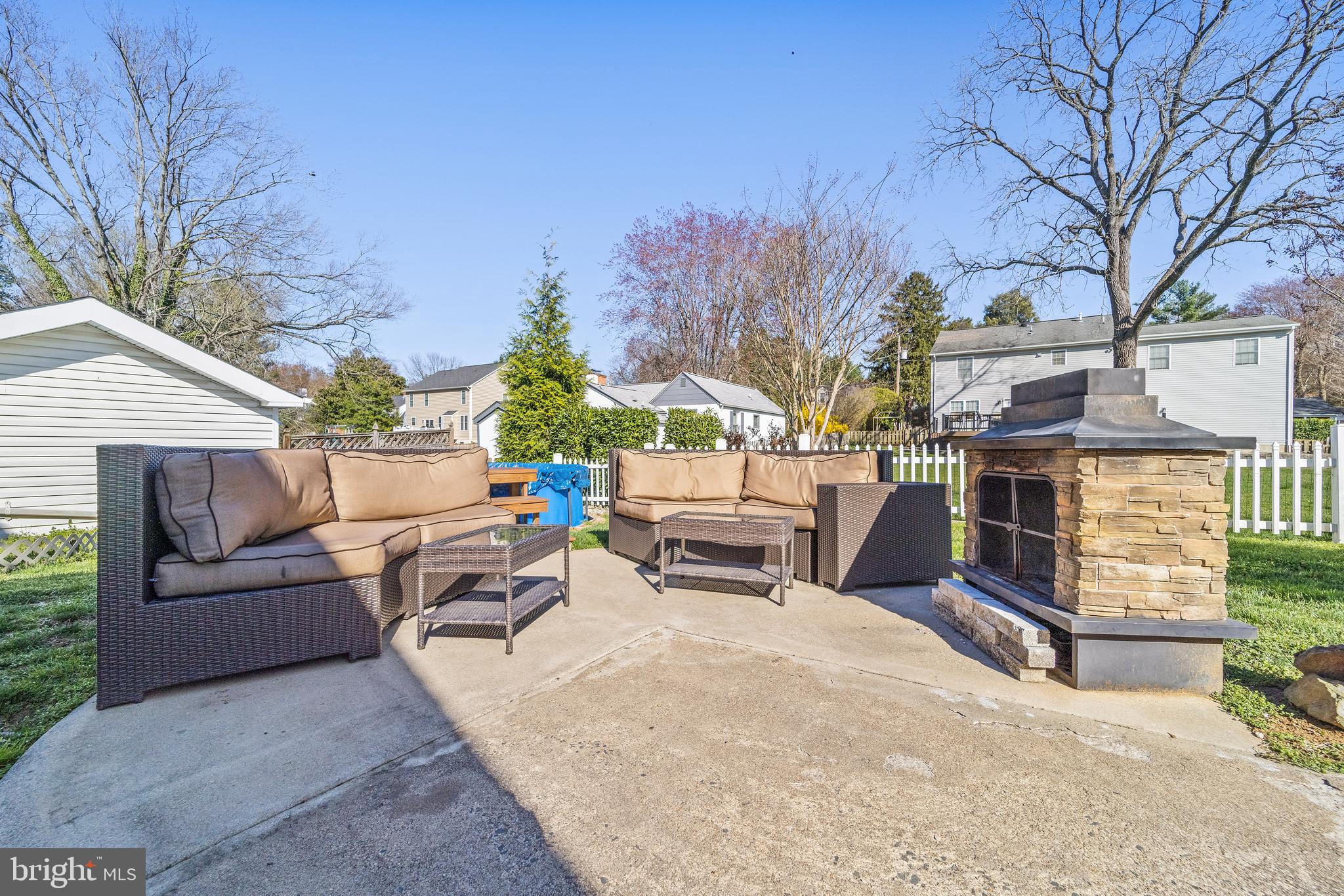 105 Moser Road Warrenton, VA 20186 - Photo 35 of 47 Large patio in back...