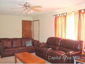 921 Hoechester Road Springfield, IL 62712 - Photo 6 of 14