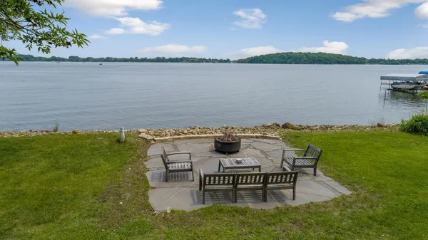 $665,000 | 901 Clear Lake Drive, Waseca, MN 56093