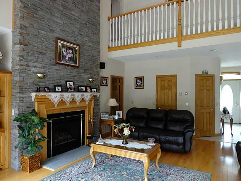 89 10 Road Bradley, ME 04411 - Photo 8 of 35 Living Room.