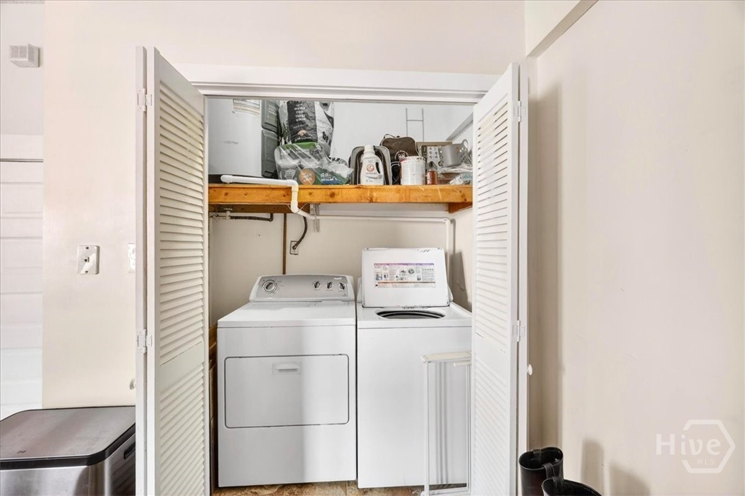 515 East Duffy Street Savannah, GA 31401 - Photo 20 of 60 Upper unit washer/dryer