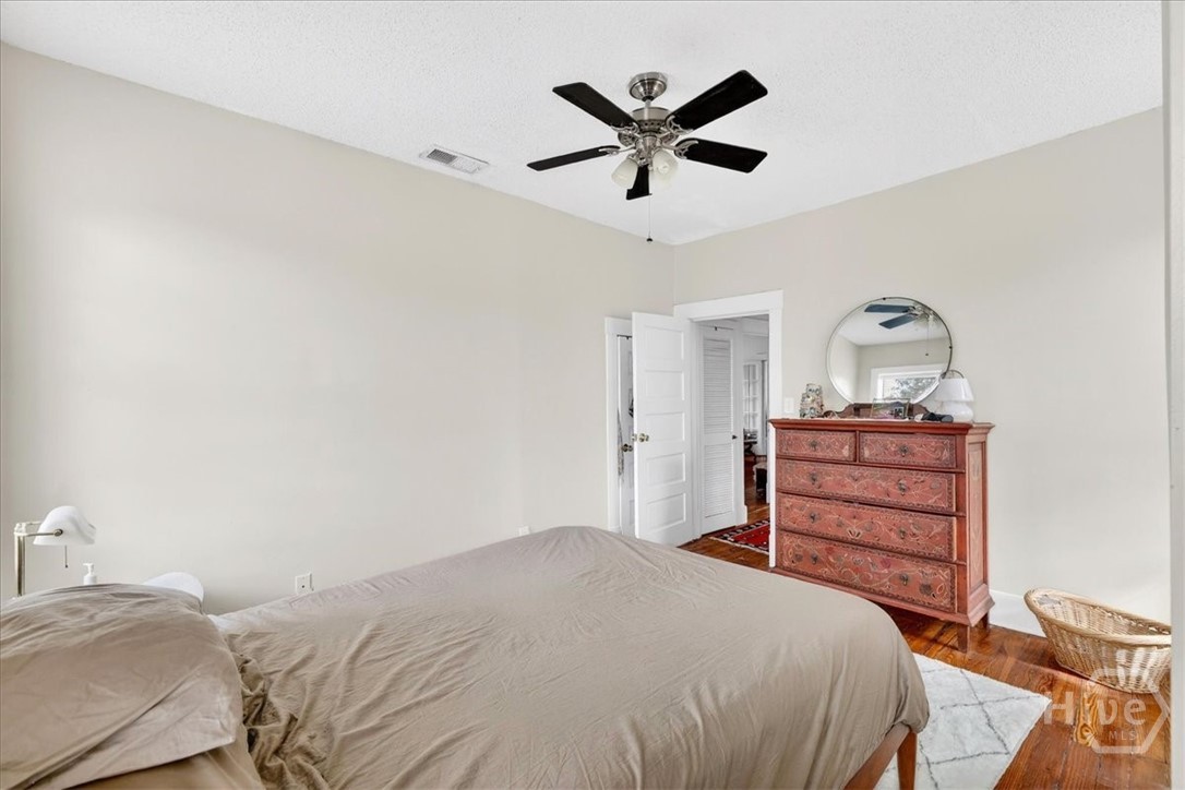 515 East Duffy Street Savannah, GA 31401 - Photo 22 of 60 Upper unit bedroom #1