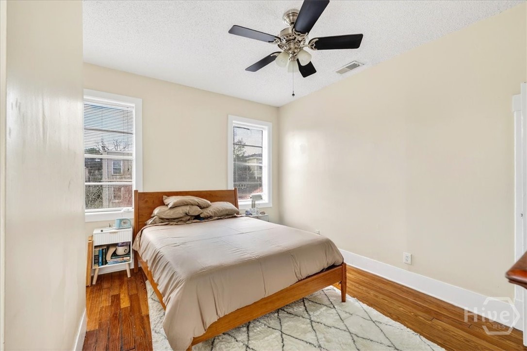 515 East Duffy Street Savannah, GA 31401 - Photo 23 of 60 Upper unit bedroom #1