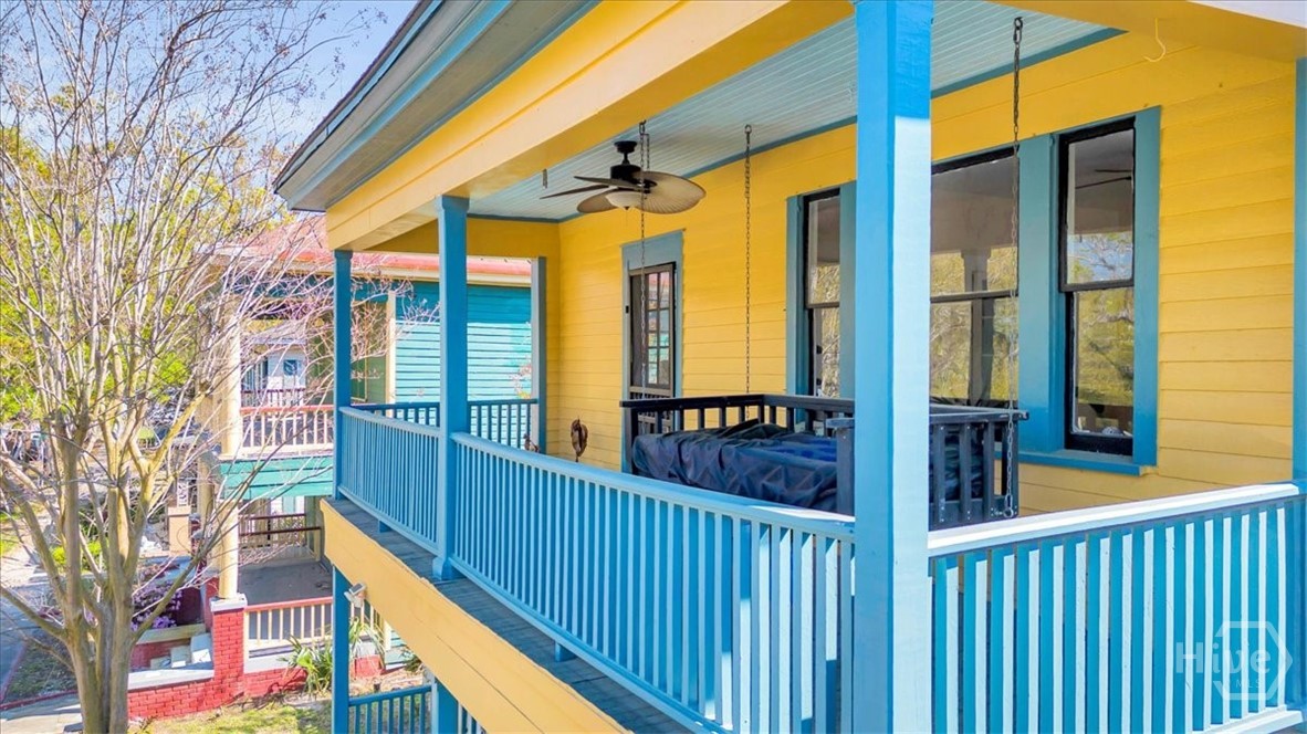 515 East Duffy Street Savannah, GA 31401 - Photo 29 of 60 Upper unit balcony