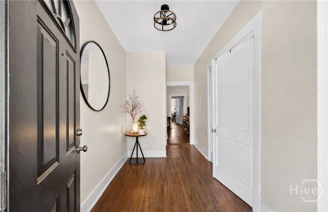 515 East Duffy Street Savannah, GA 31401 - Photo 30 of 60 Lower unit foyer