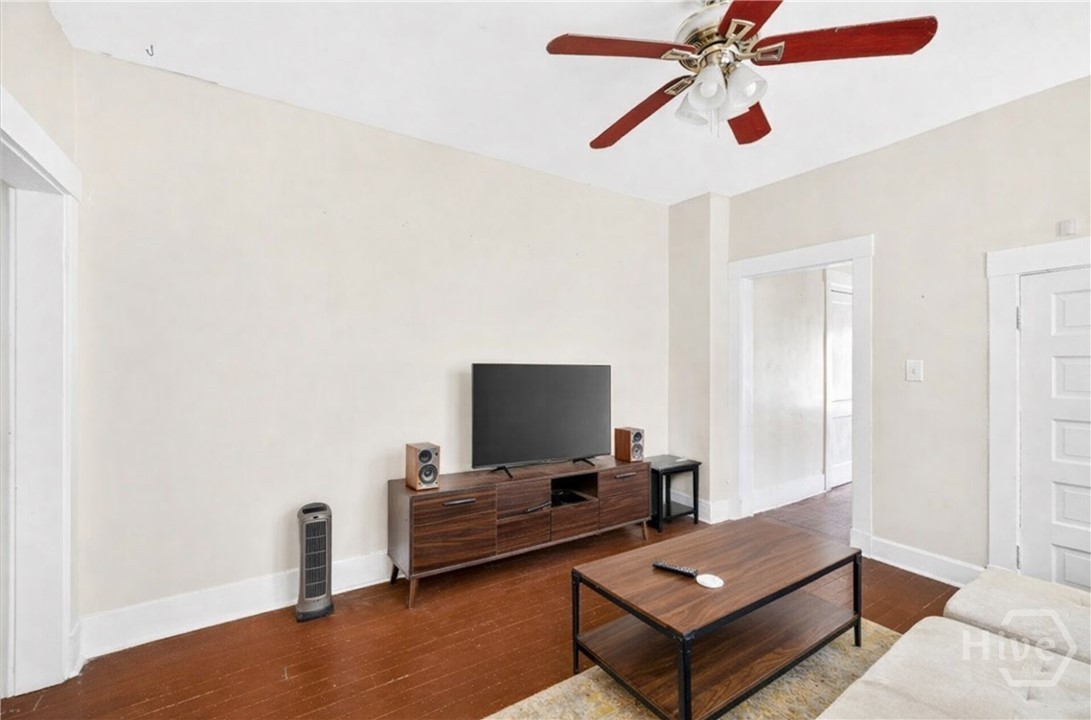 515 East Duffy Street Savannah, GA 31401 - Photo 31 of 60 Lower unit living room