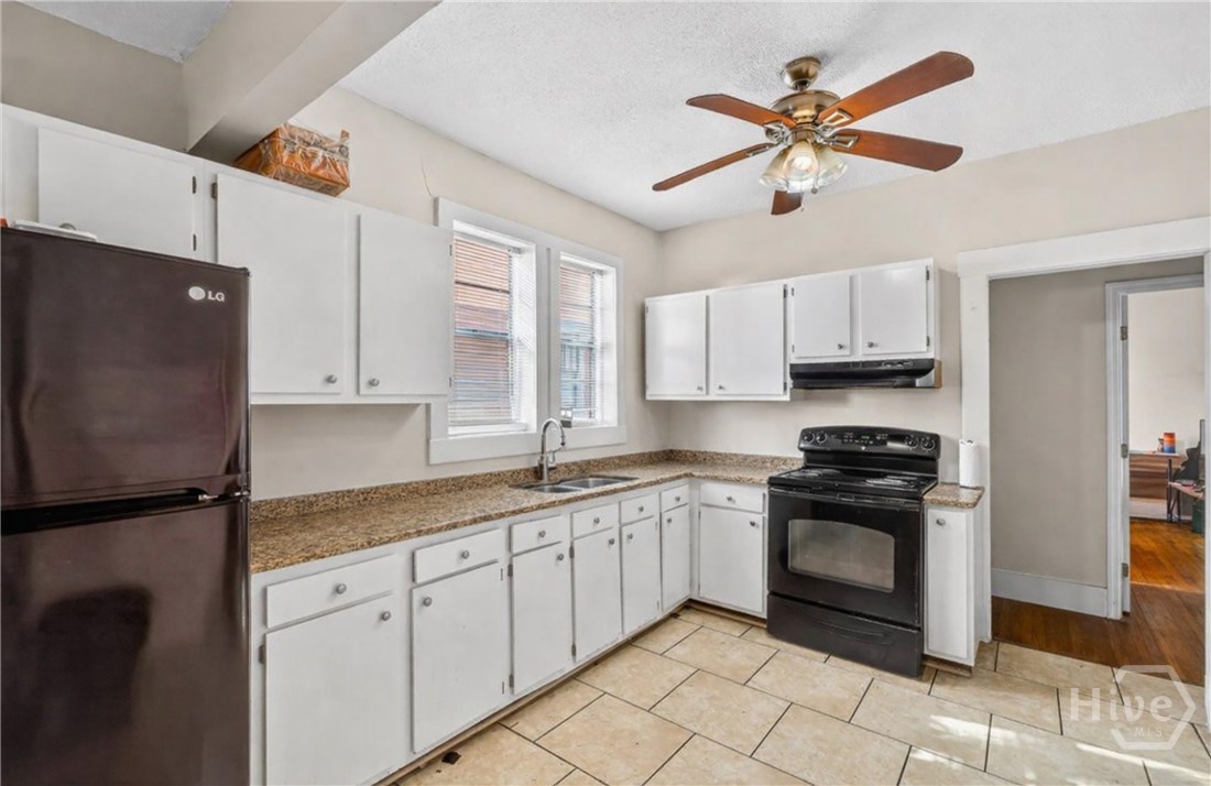 515 East Duffy Street Savannah, GA 31401 - Photo 34 of 60 Lower unit kitchen