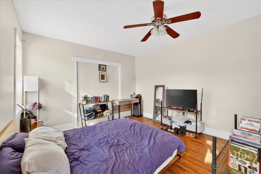 515 East Duffy Street Savannah, GA 31401 - Photo 39 of 60 Lower unit bedroom #1