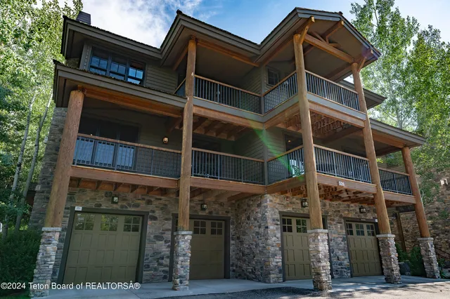 $3,495,000 | 526 Snow King Loop, Unit 262, Jackson, WY 83001